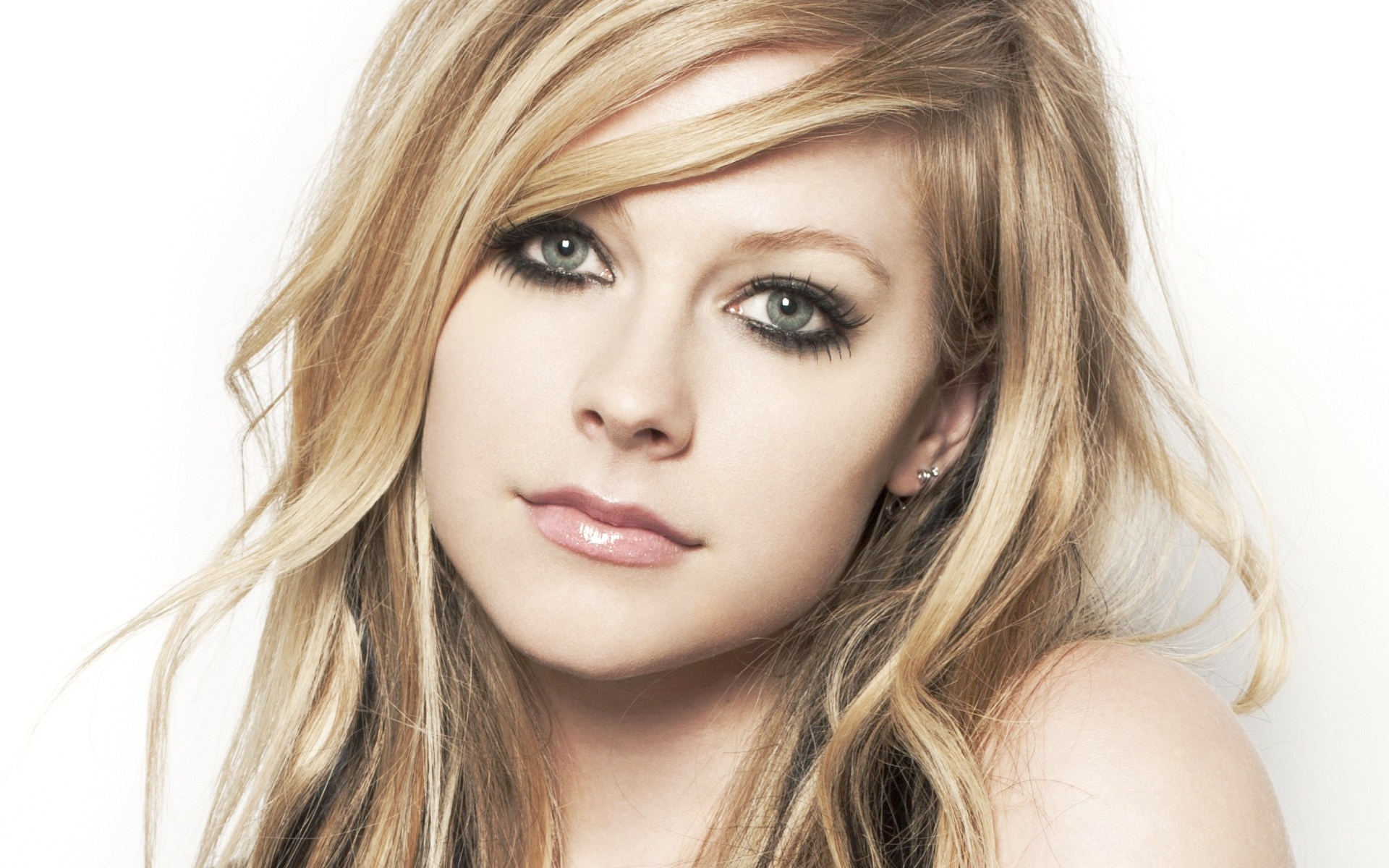 Avril Lavigne annonce son prochain album pour le mois de février