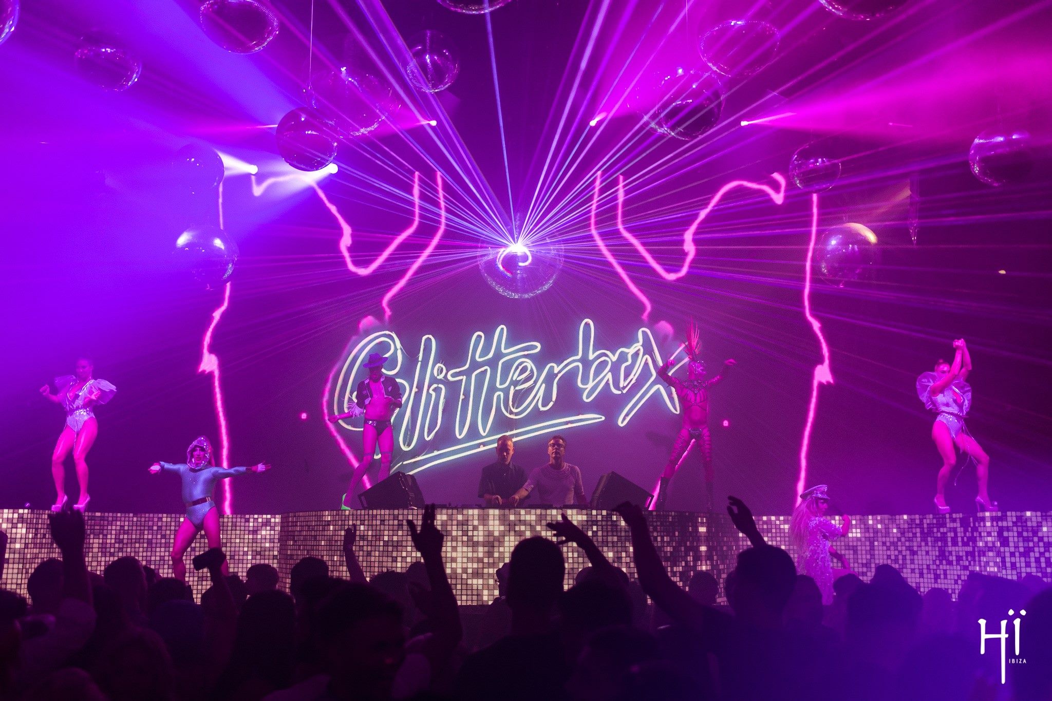Glitterbox nous dit tout sur sa résidence à Ibiza